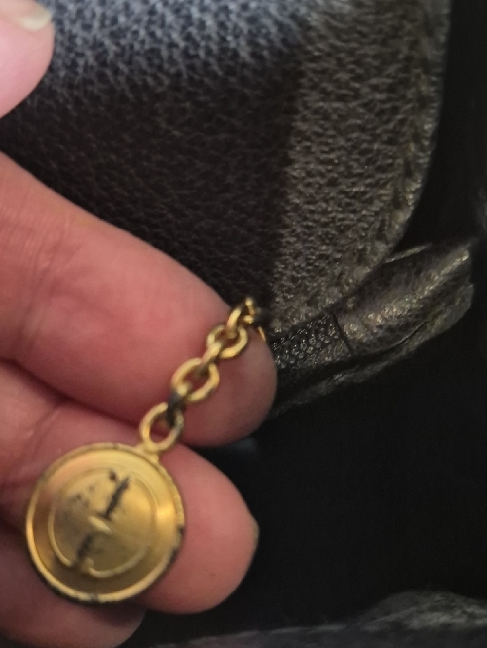 Vintage Gucci Diana (Sticky, Peeling, Dirty Inside) - Picture 10 of 15